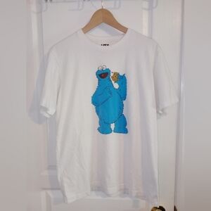 Kaws tee shirt size M